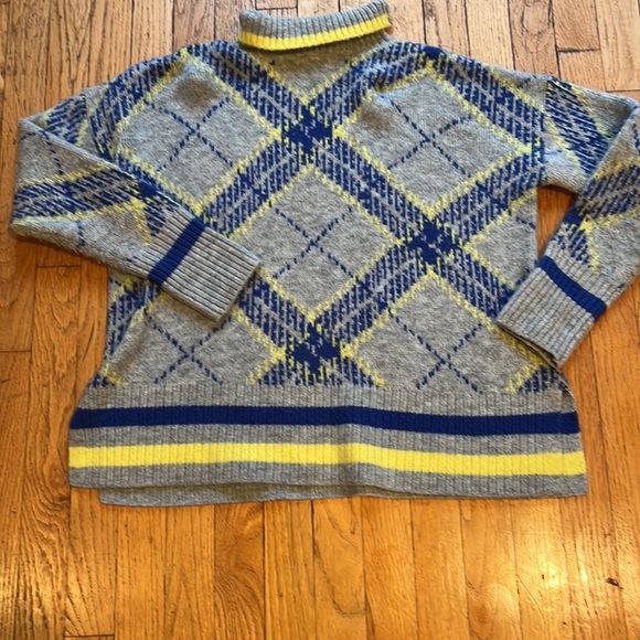 AQUA OVERSIZED SWEATER IN EUC - Picture 3 of 8